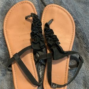 Ruffle thong Sandles